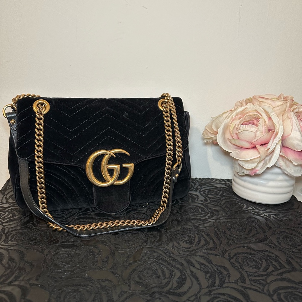 Velvet Matelasse GG Marmont Shoulder Bag Black. Large